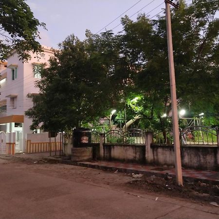 Mayurapriya Inn Chennai Dış mekan fotoğraf