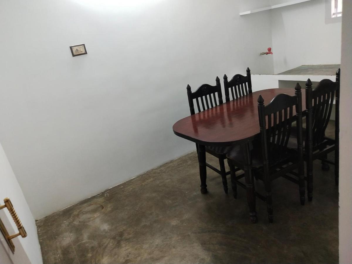 Mayurapriya Inn Chennai Dış mekan fotoğraf